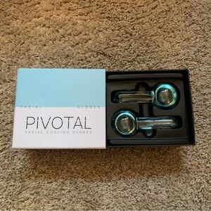 Pivotal Facial Cooling Globes